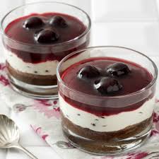 Coppa Creme e amarena (Sahne und Schwarzkirche)